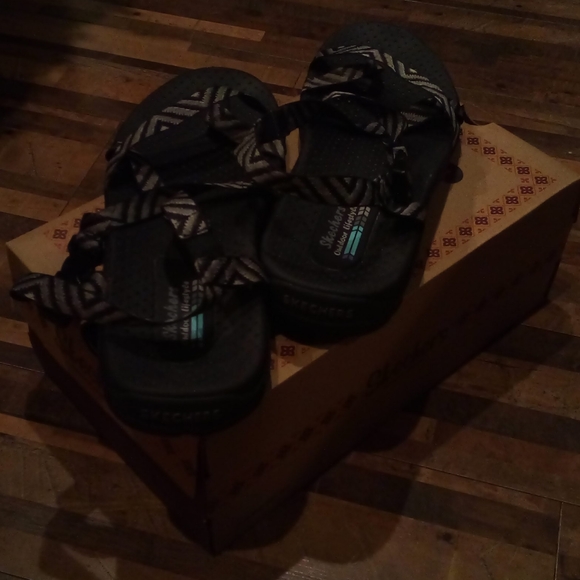 Sandals - Picture 3 of 3